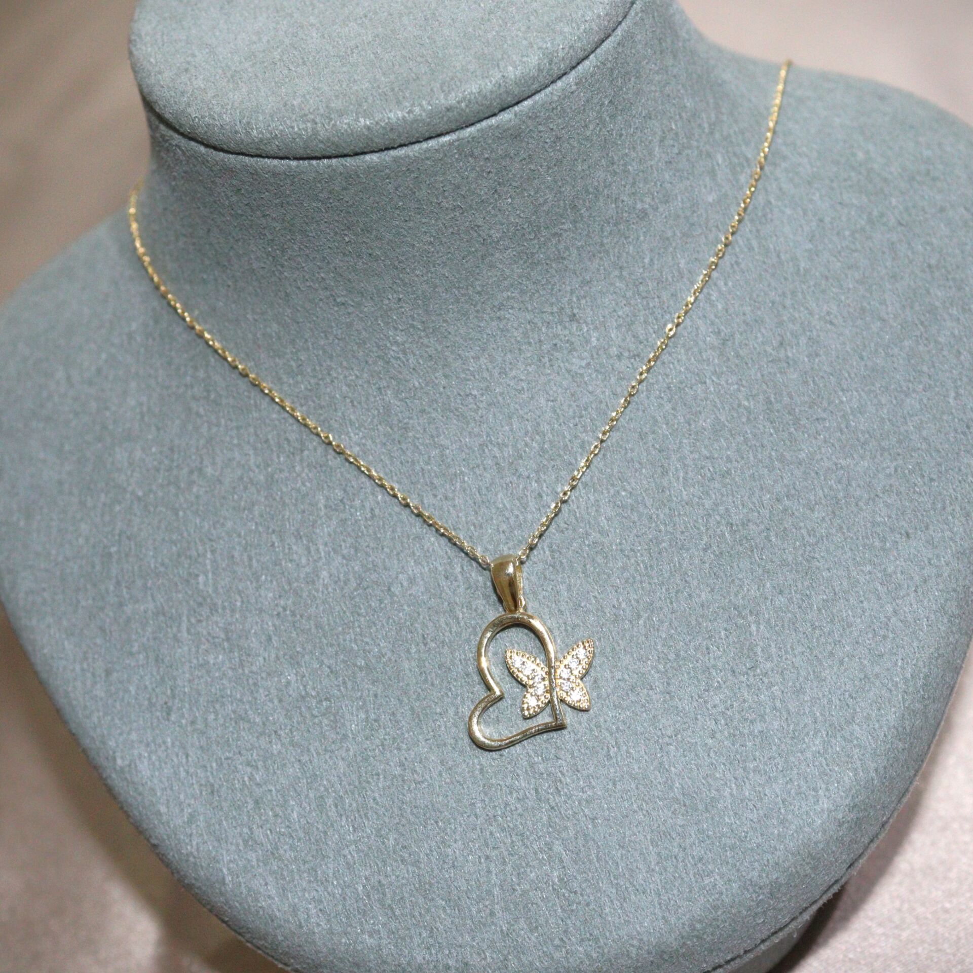 KELEBEKLİ KALP KOLYE