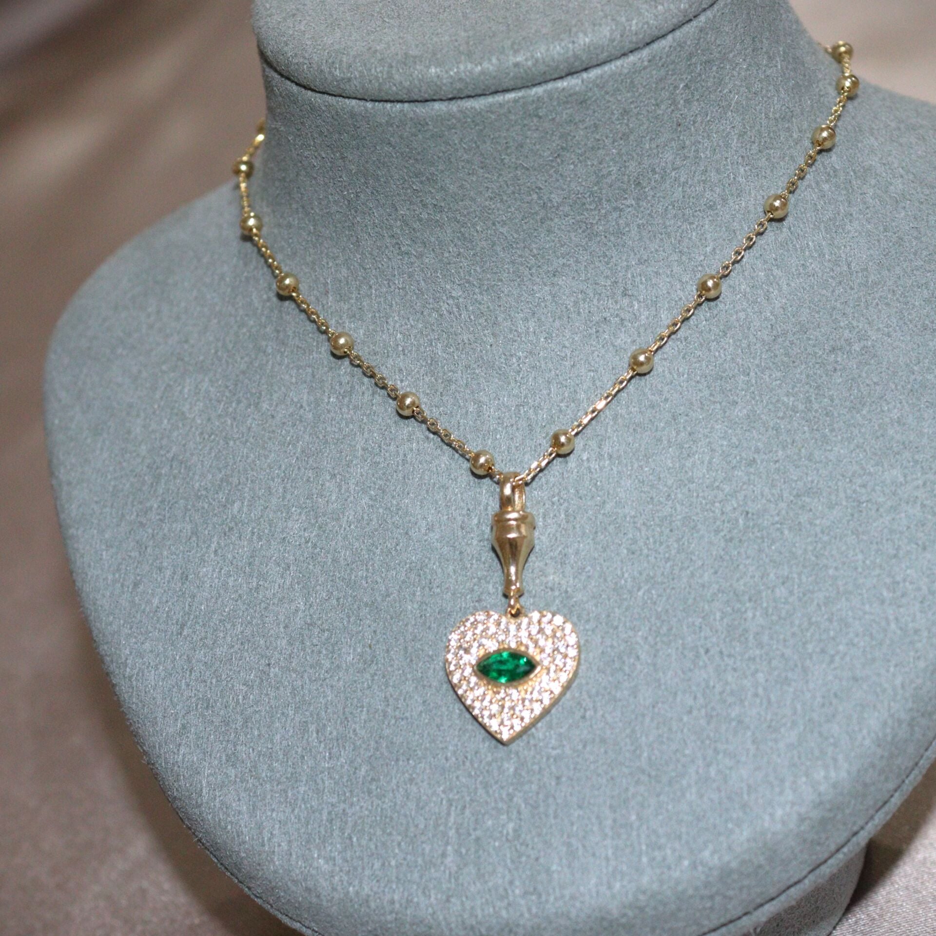 YEŞİL TAŞLI KALP KOLYE