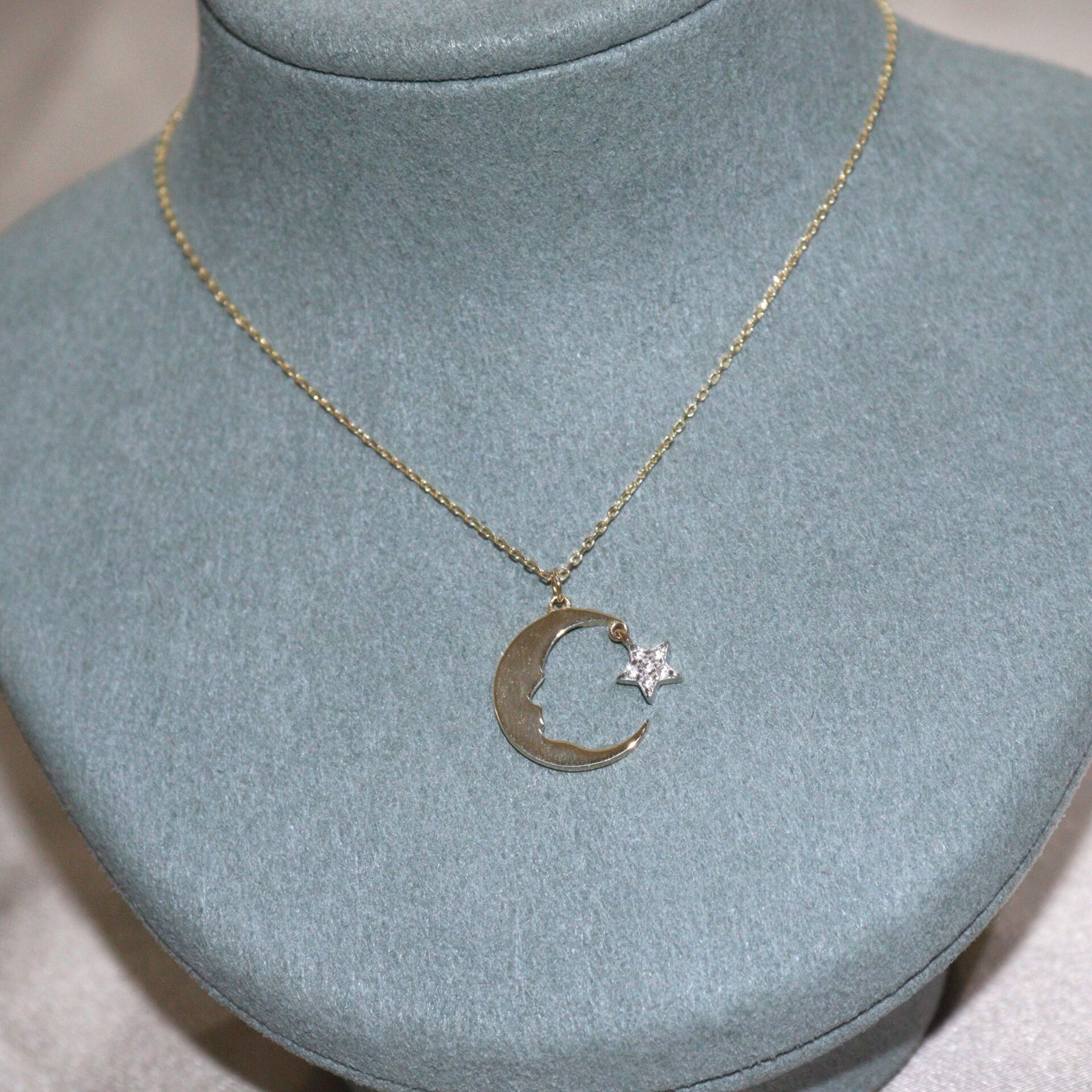 ATATÜRK SİLÜETLİ KOLYE