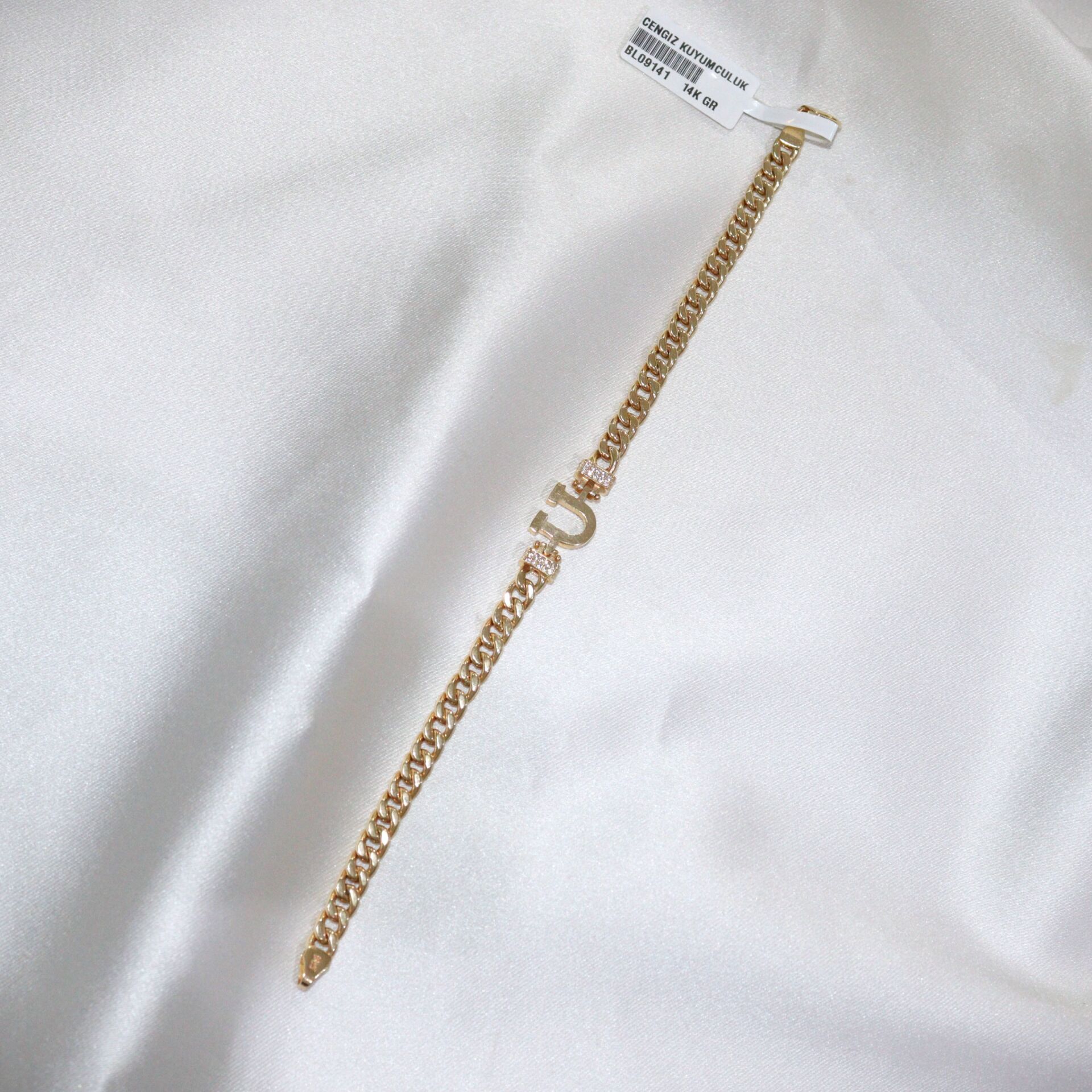 ' U' HARFLİ BİLEKLİK