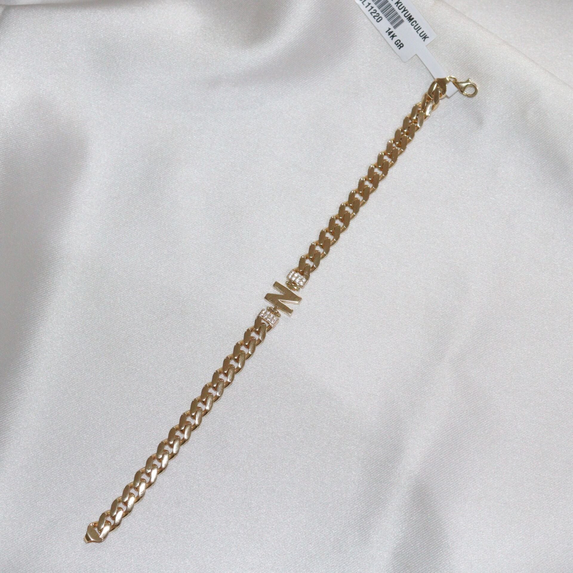 'N' HARFLİ BİLEKLİK