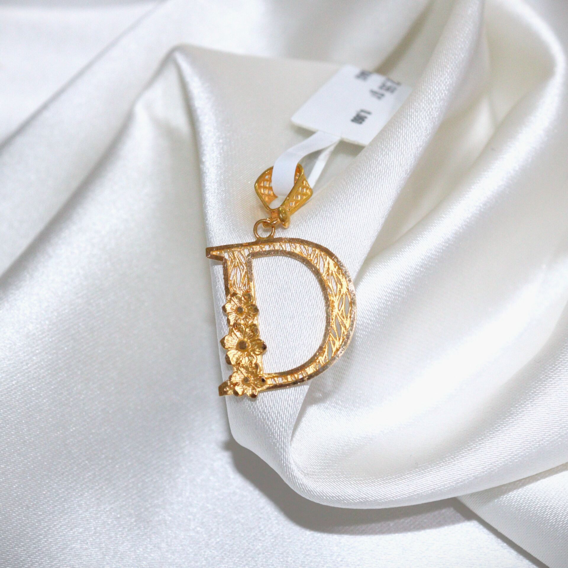 'D' HARFLİ KOLYE UCU