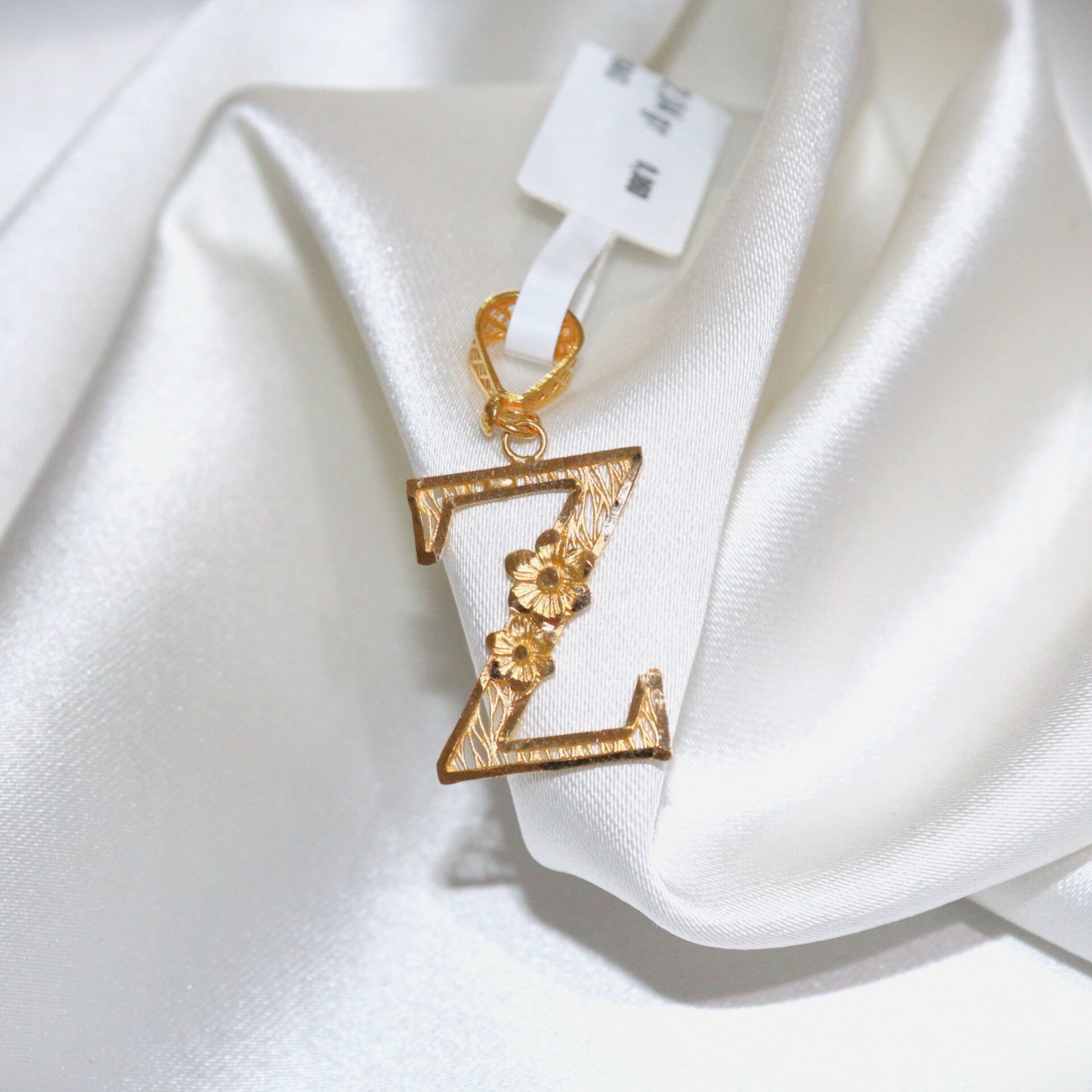 'Z' HARFLİ KOLYE UCU