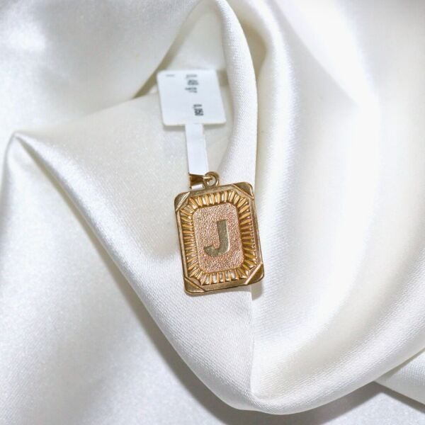 'J' HARFLİ KOLYE UCU