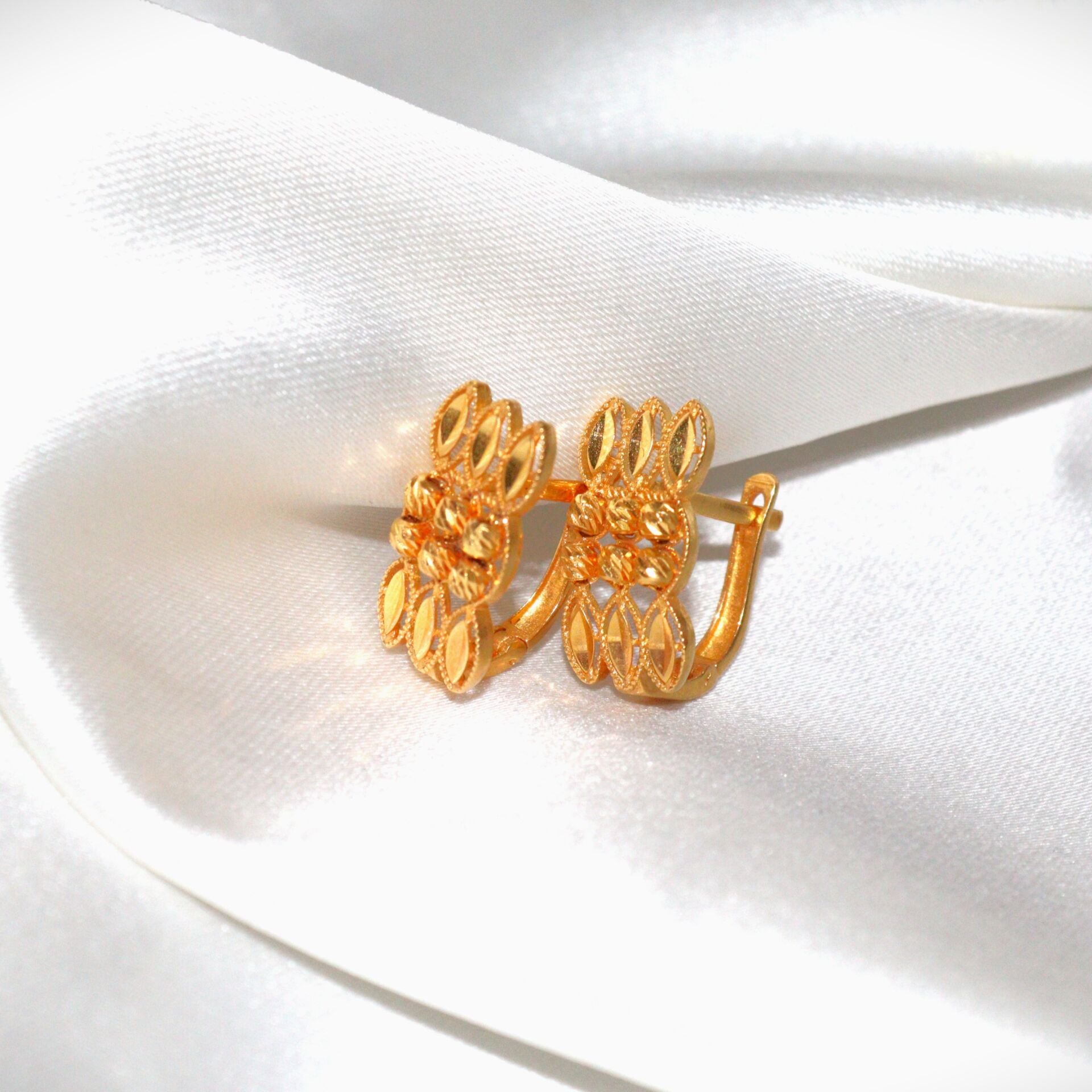 DORİKA TAŞLI KÜPE