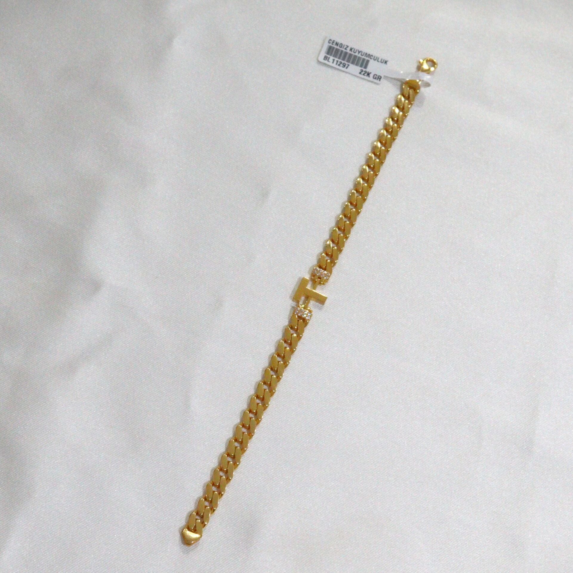 'T' HARFLİ BİLEKLİK